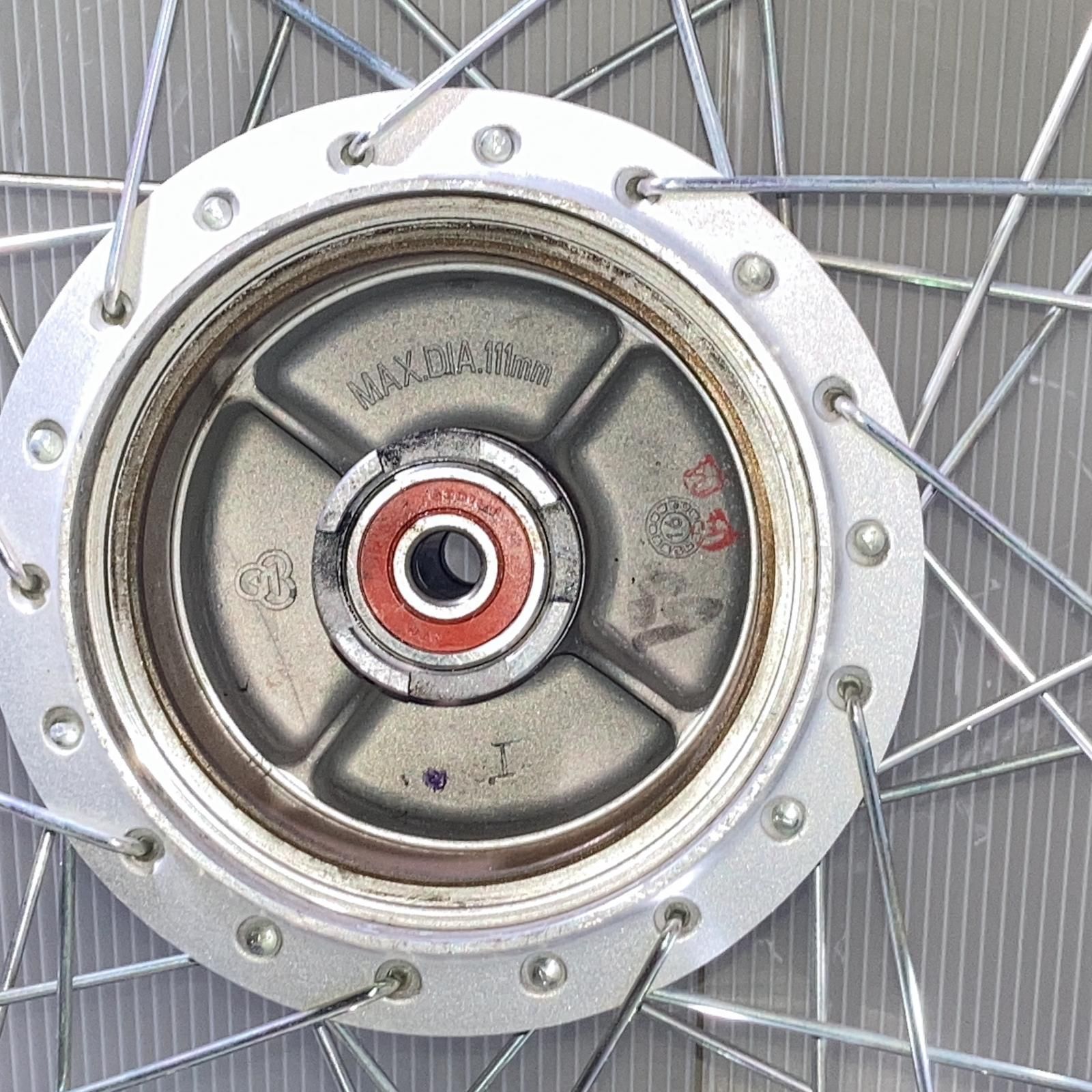 スーパーカブプロ110cc (JA10型) フロントホイール一式セット