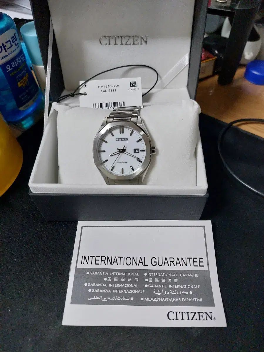 シチズン 白文字盤 オクタゴン エコドライブ 光充電方式