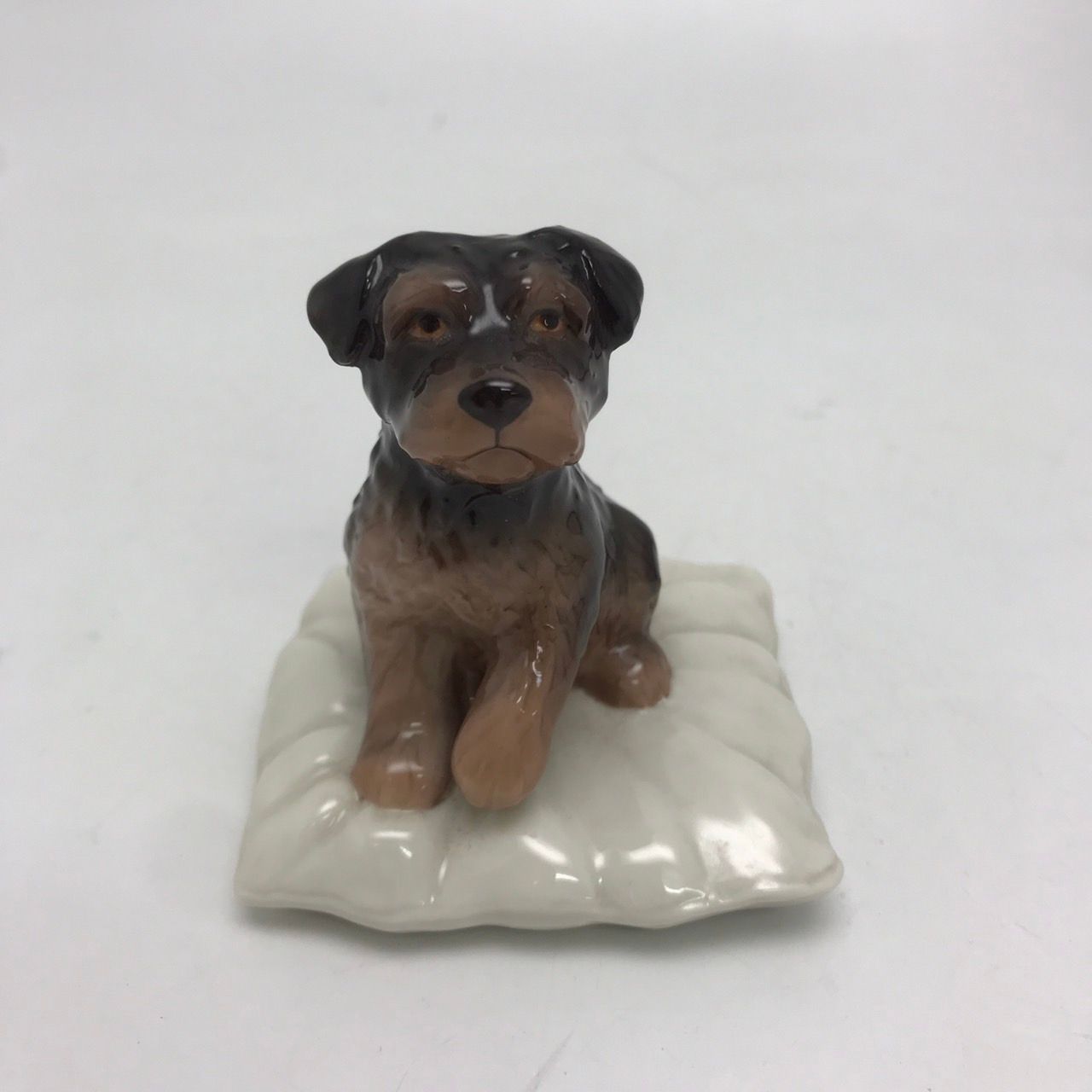 ROYAL COPENHAGEN ロイヤルコペンハーゲン フィギュリン 置物 犬 いぬ 陶器人形 - メルカリ