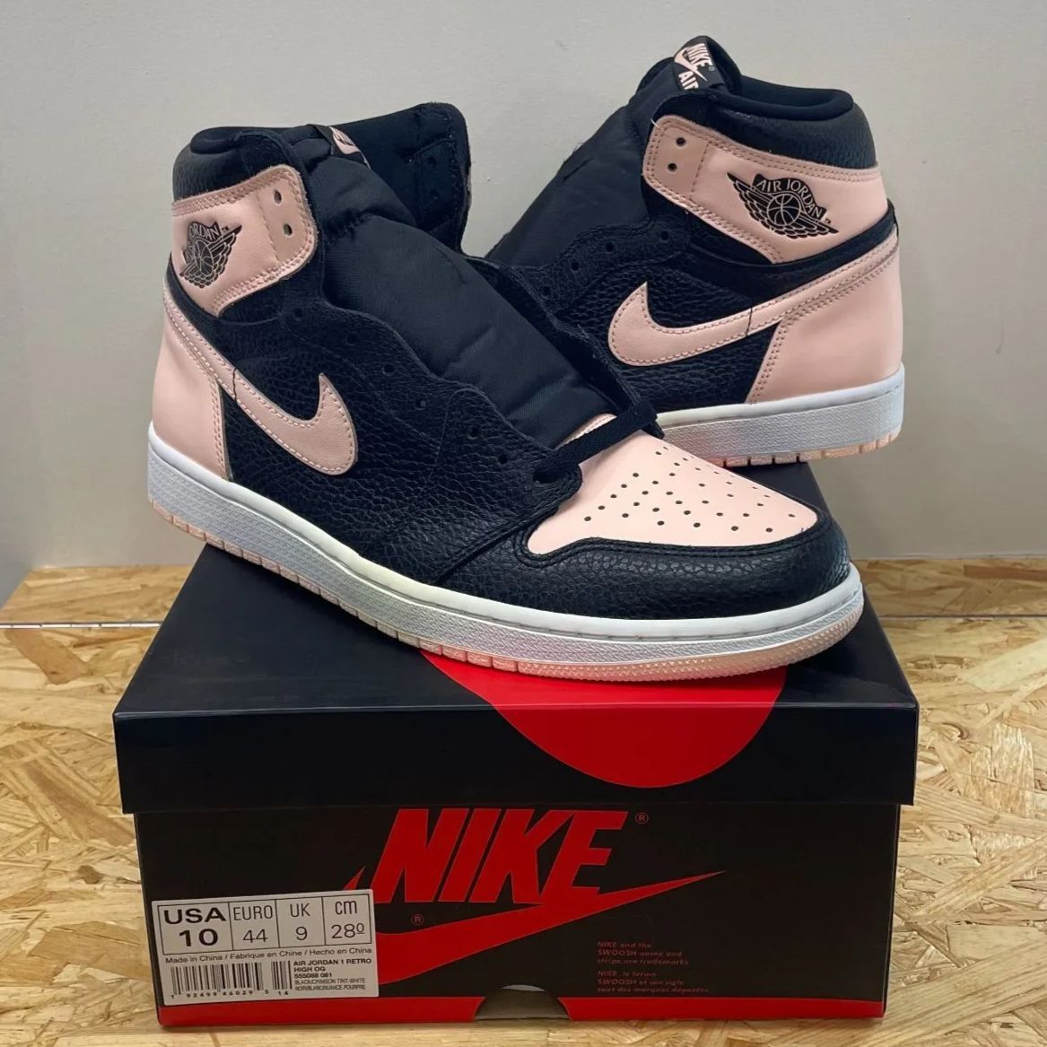 NIKE AIR JORDAN 1 RETRO HIGH OG CRIMSON TINT ナイキ エアジョーダン 1 レトロ ハイ クリムゾン  ティント 黒 ピンク 28cm 555088 081 - メルカリ