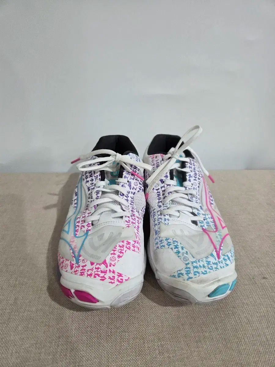 バドミントンシューズ