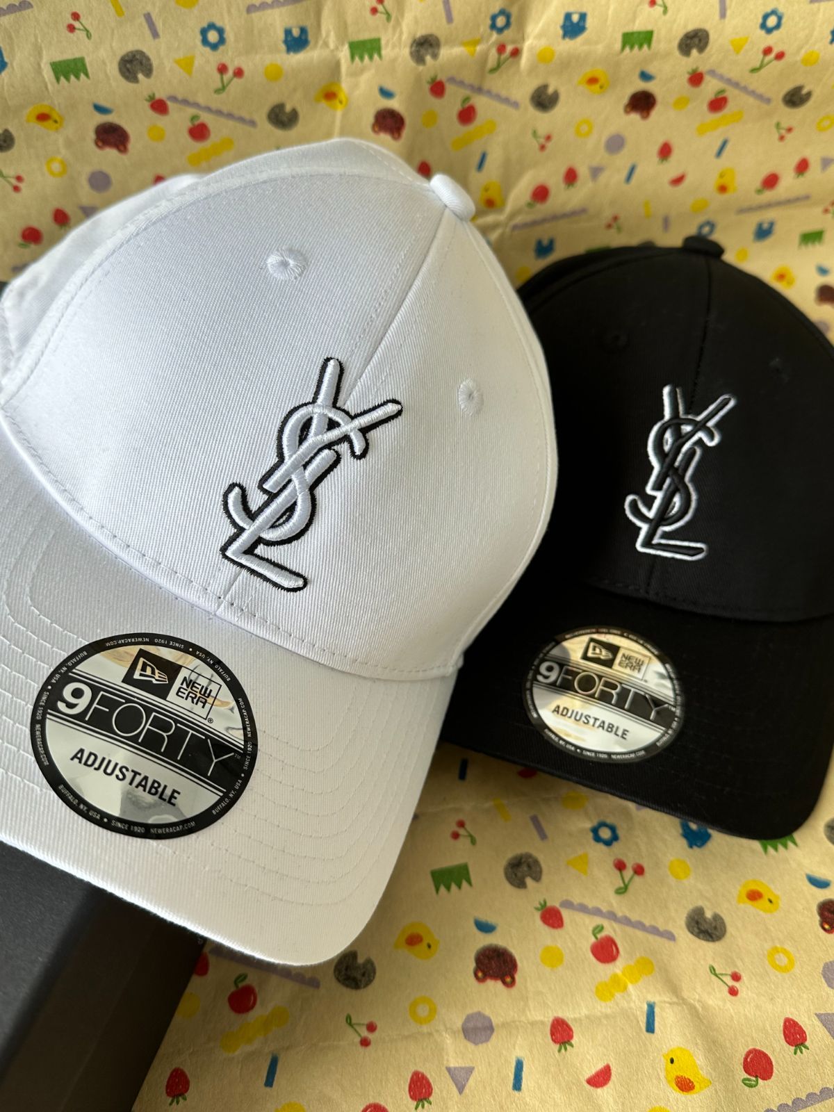 YSL サンローラン 9FORTY ベースボールキャッ ブラック/ホワイト