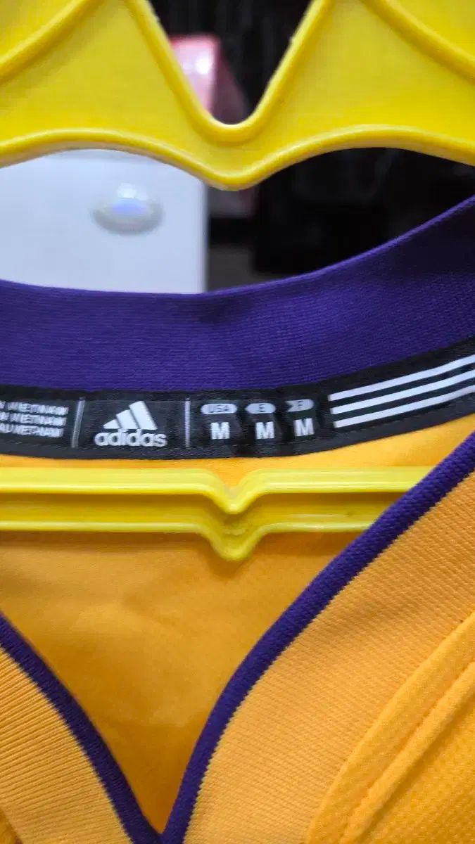 ブライアント adidas