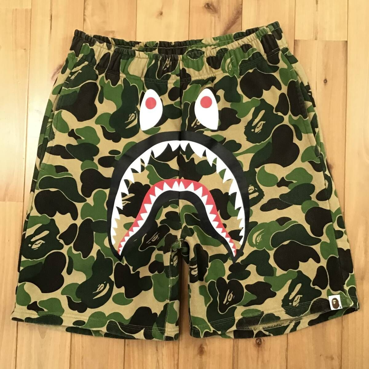 A BATHING APE カモフラショートパンツ シャーク 迷彩 A BATHING APE カモフラショートパンツ シャーク 迷彩