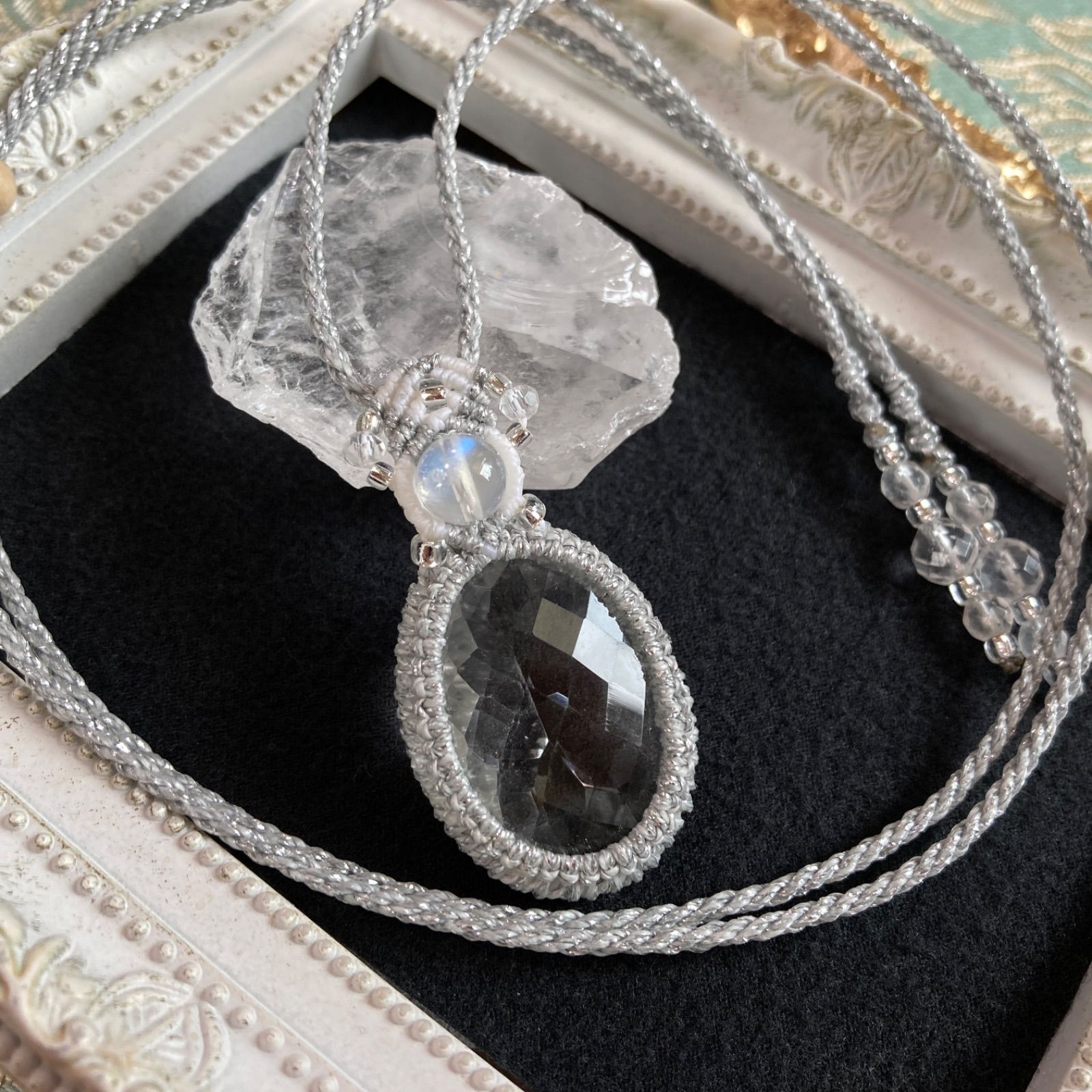 来店をご期待！ ファセットカット入り水晶 クリスタルクォーツ マクラメネックレス 金属アレルギー対応 ネックレス