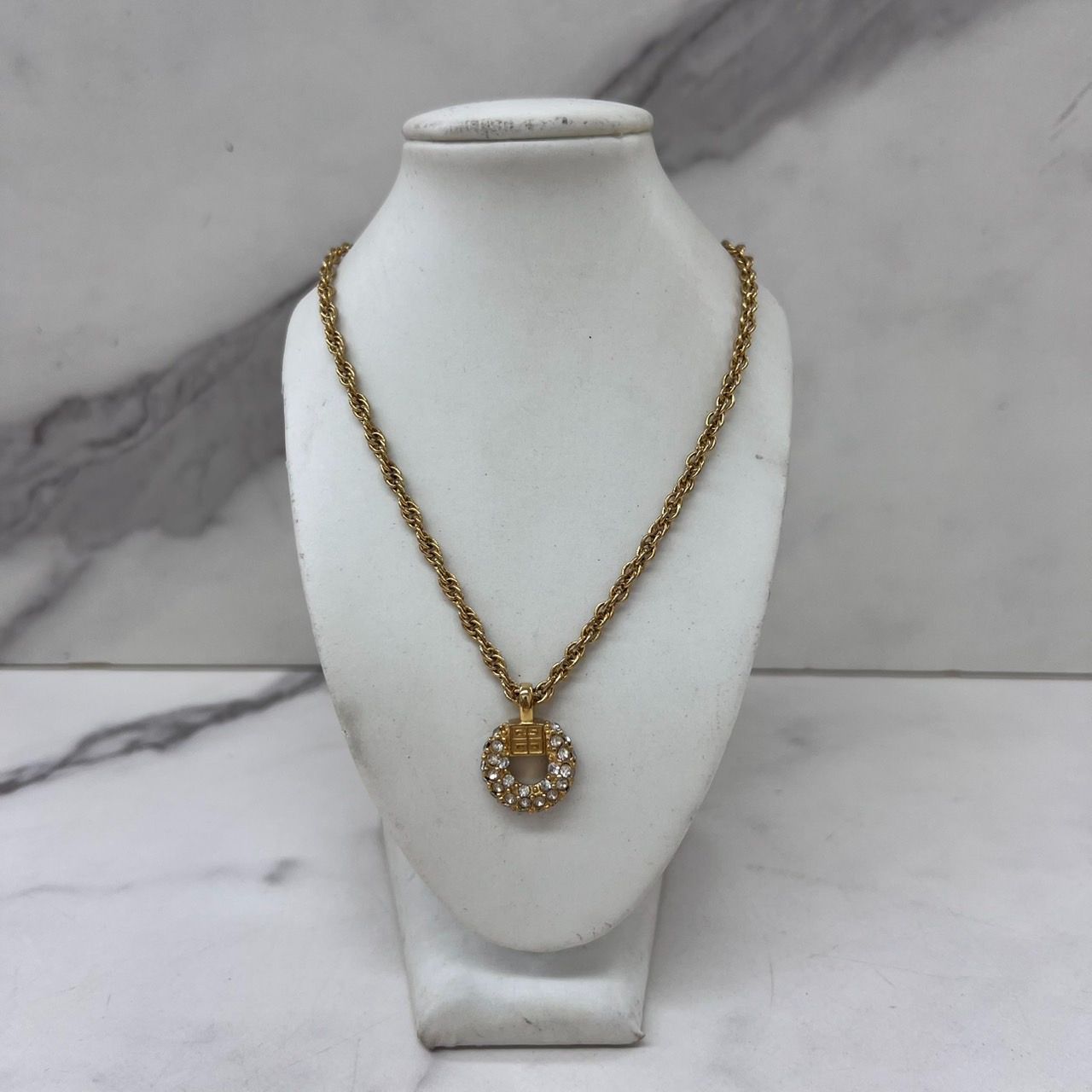 GIVENCHY ジバンシー ネックレス ストーン ロゴ ゴールド アクセサリー 