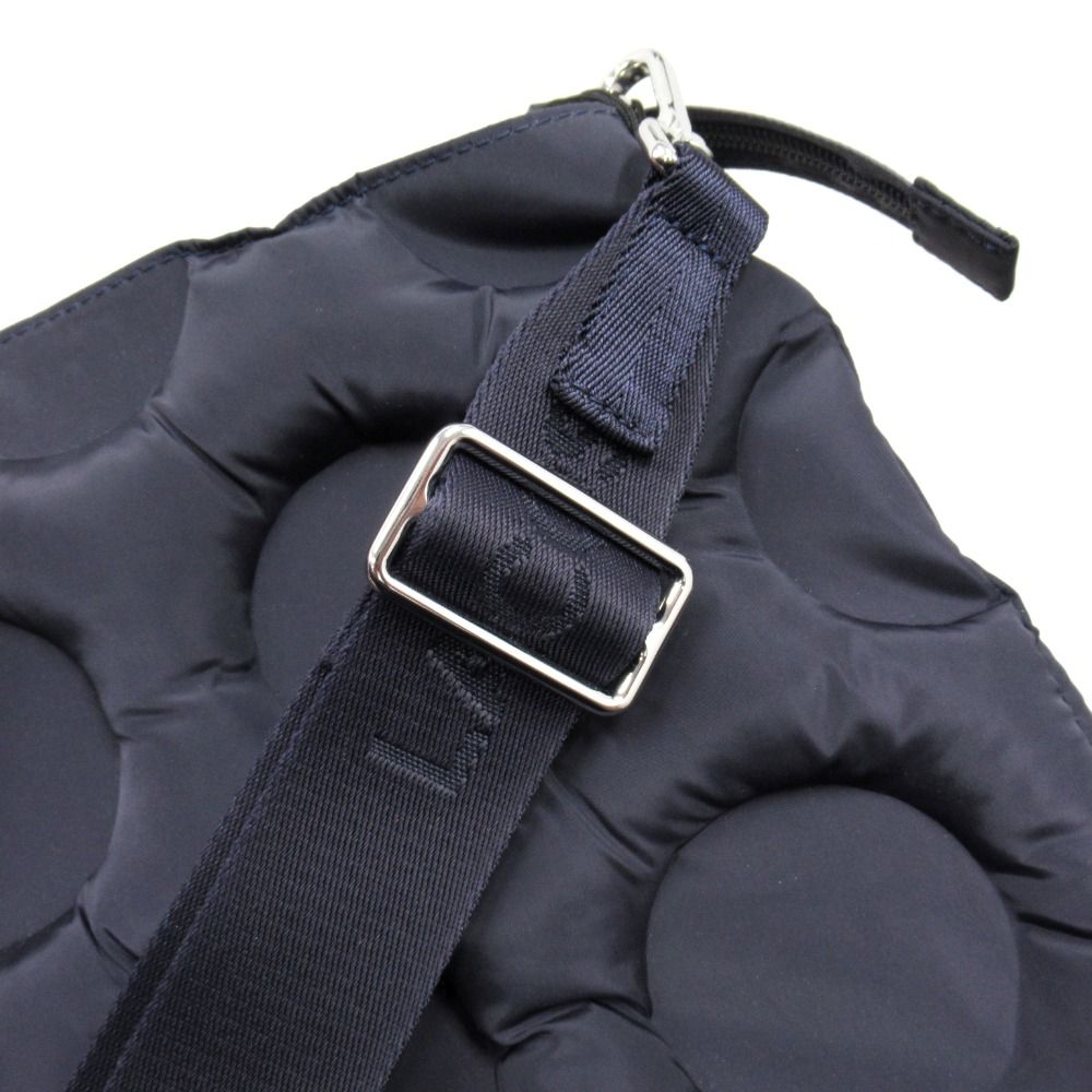LACOST パデッドナイロン ゴルフボールエフェクトバケットバッグ 未使用品 LACOST パデッドナイロン ゴルフボールエフェクトバケットバッグ