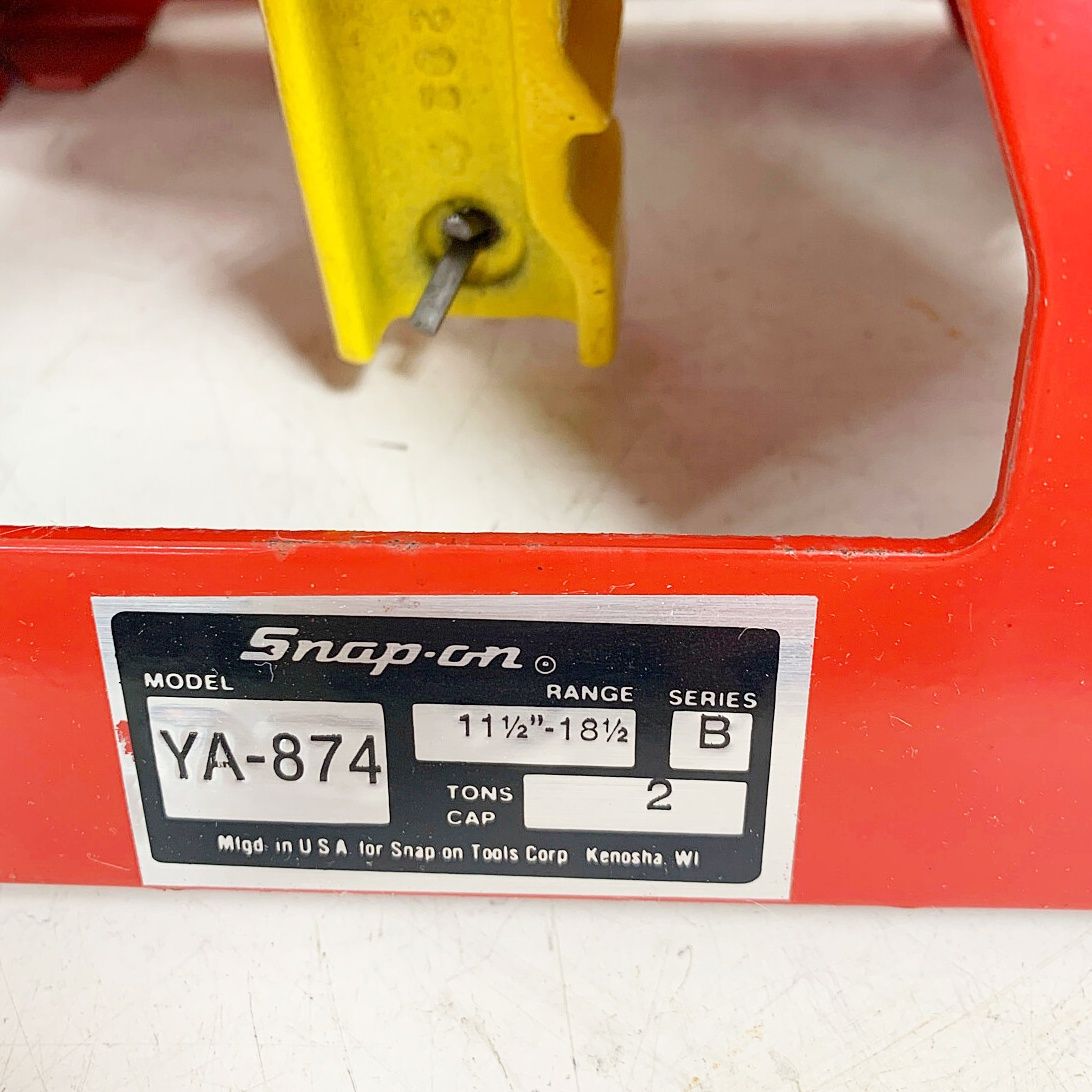 YA874 レッド