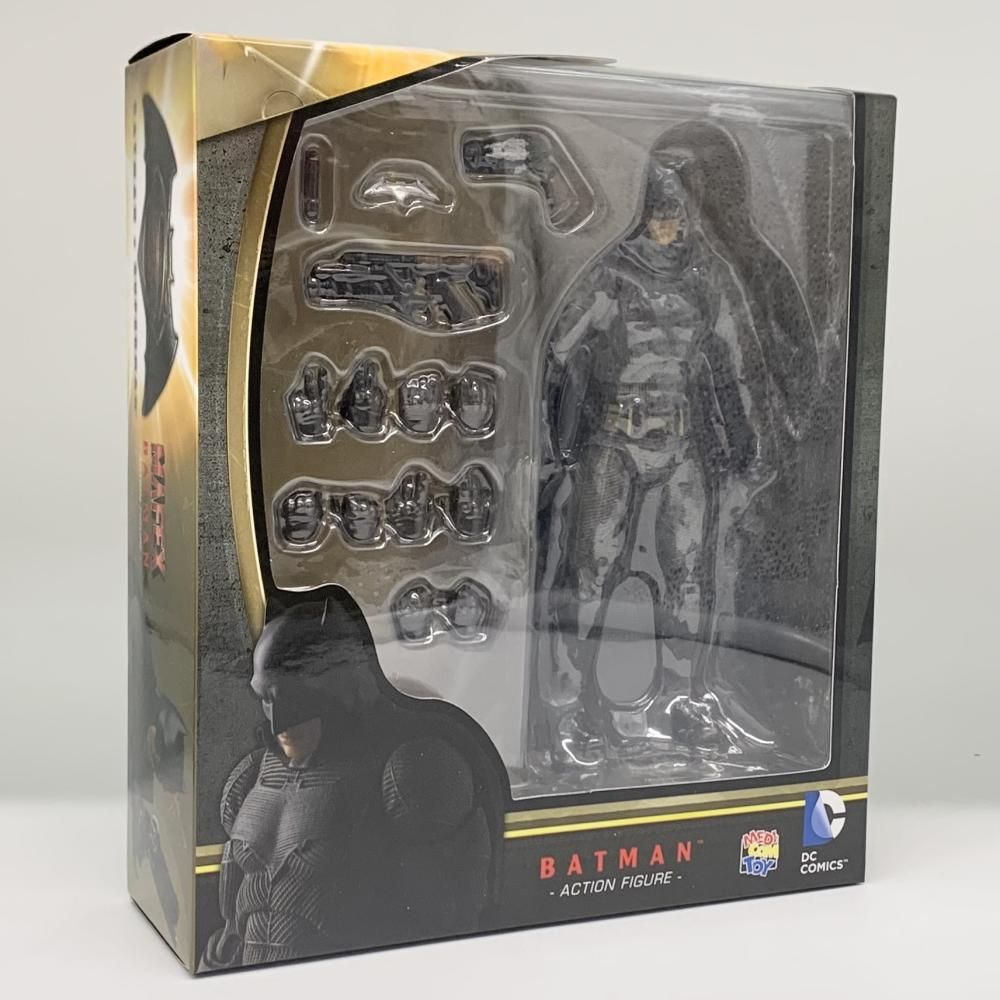 中古】未開封 メディコム・トイ バットマン vs スーパーマン