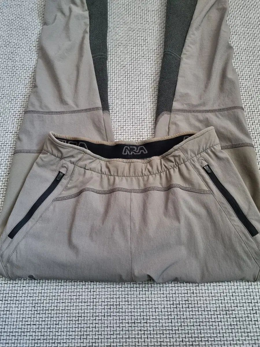 MONTURA モンチュラ