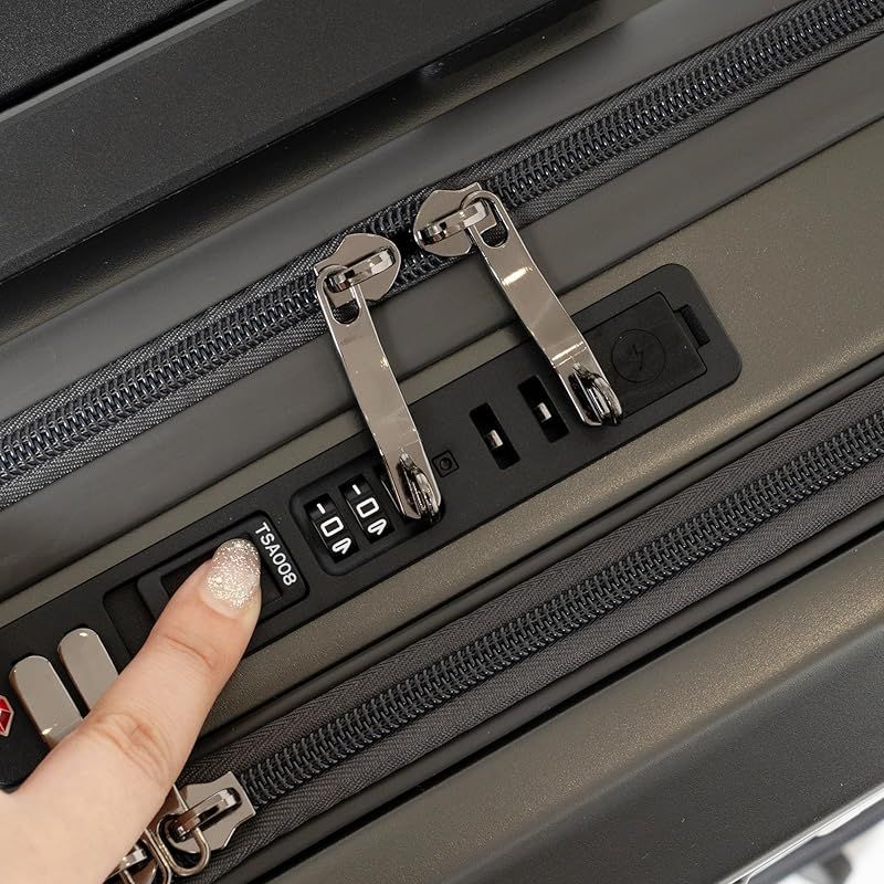 前ポケット USBポート付き