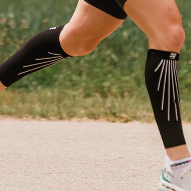 Compressport コンプレスポーツ カーフスリーブ R2 Aero SU00049B BLACK|WHITE ユニセックス メンズ レディース コンプレッション 段階的着圧 血流促進 サポーター カーフカバー カーフゲイター ランニング トレイ