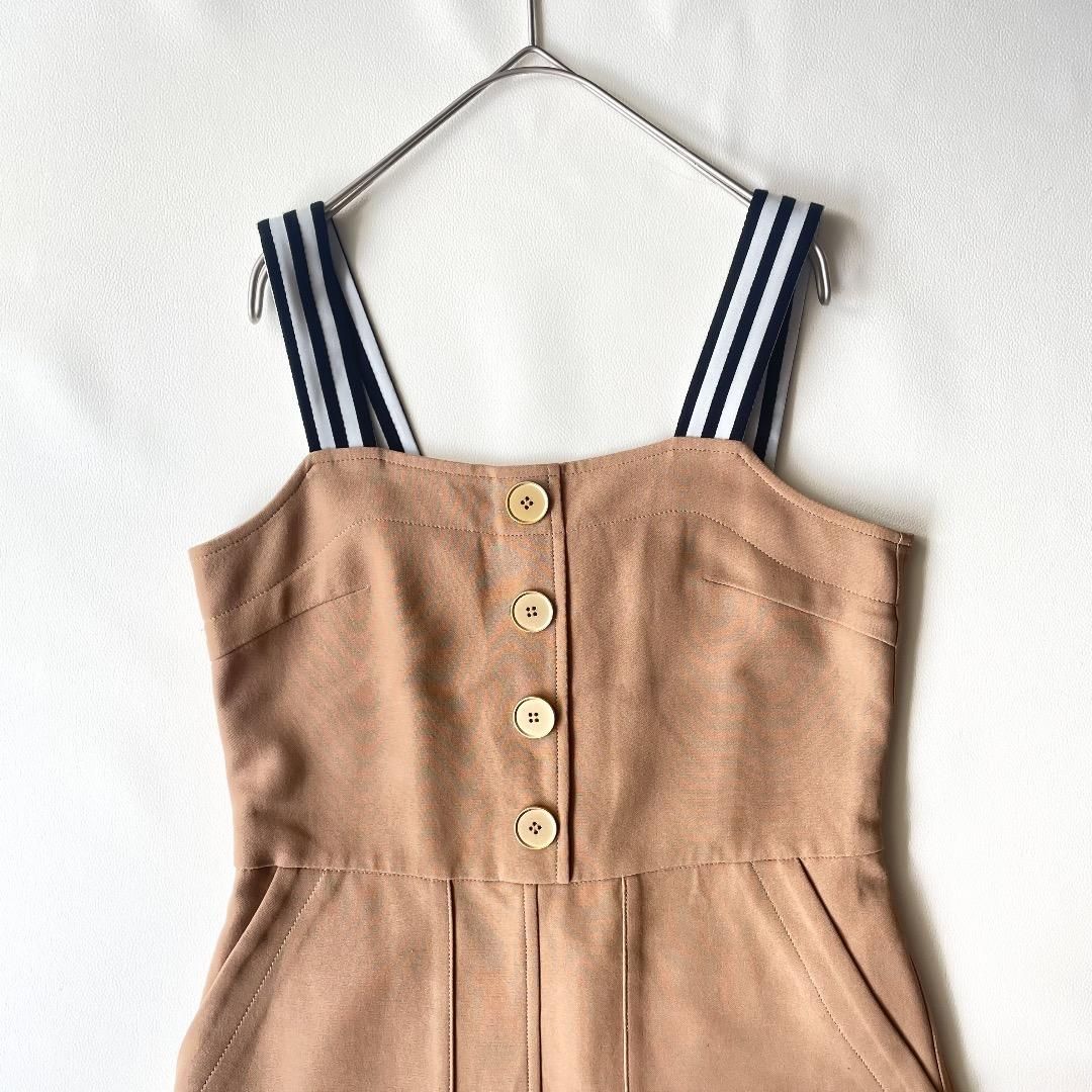 ストラップドレス