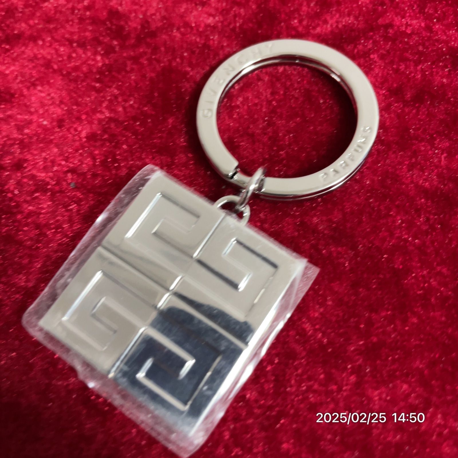 未使用 GIVENCHY ジバンシー ジバンシィ ブランドロゴ シルバーカラー 