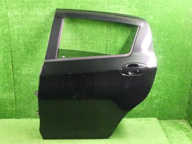 ヴィッツ DBA-KSP130 左RドアASSY 209 黒 67004-52440 9143