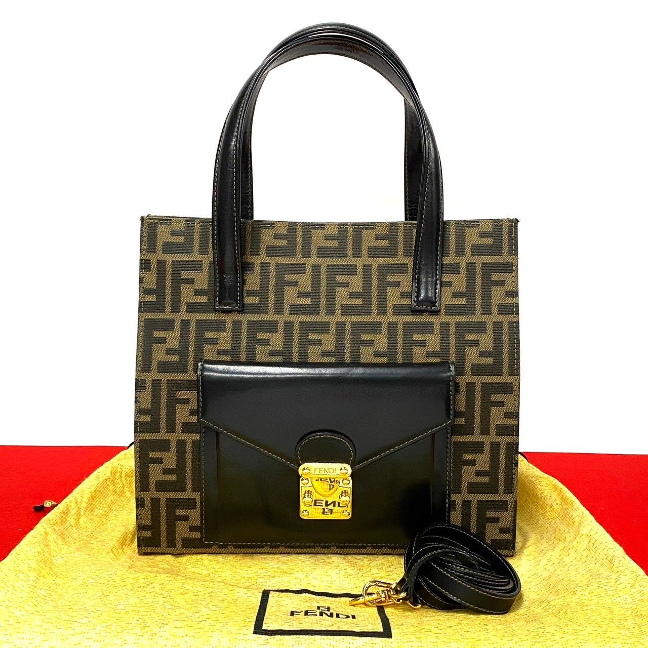 FENDI ズッカ柄 ショルダーバッグ FF金具付き ヴィンテージ 2way 美品】フェンディ ズッカ ショルダーバッグ FF金具 キャンバス