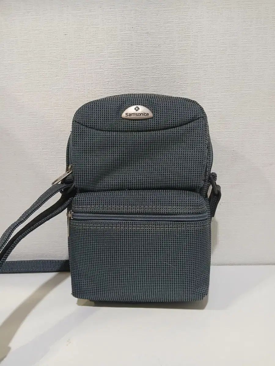 サムソナイト クロスバッグ