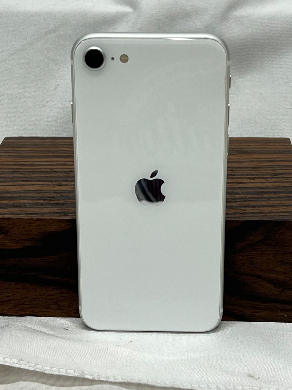 iPhoneSE本体 第2世代 動作 済み バッテリー 携帯