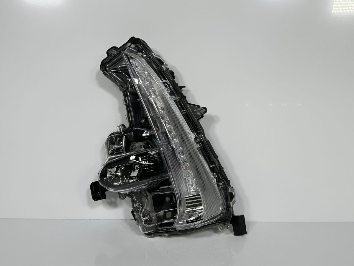 破損キズなし プリウス PHV ZVW52 純正 左フロントターンシグナルランプAssy フォグランプ LH LED 81520-47130 47-95 S 管理30070
