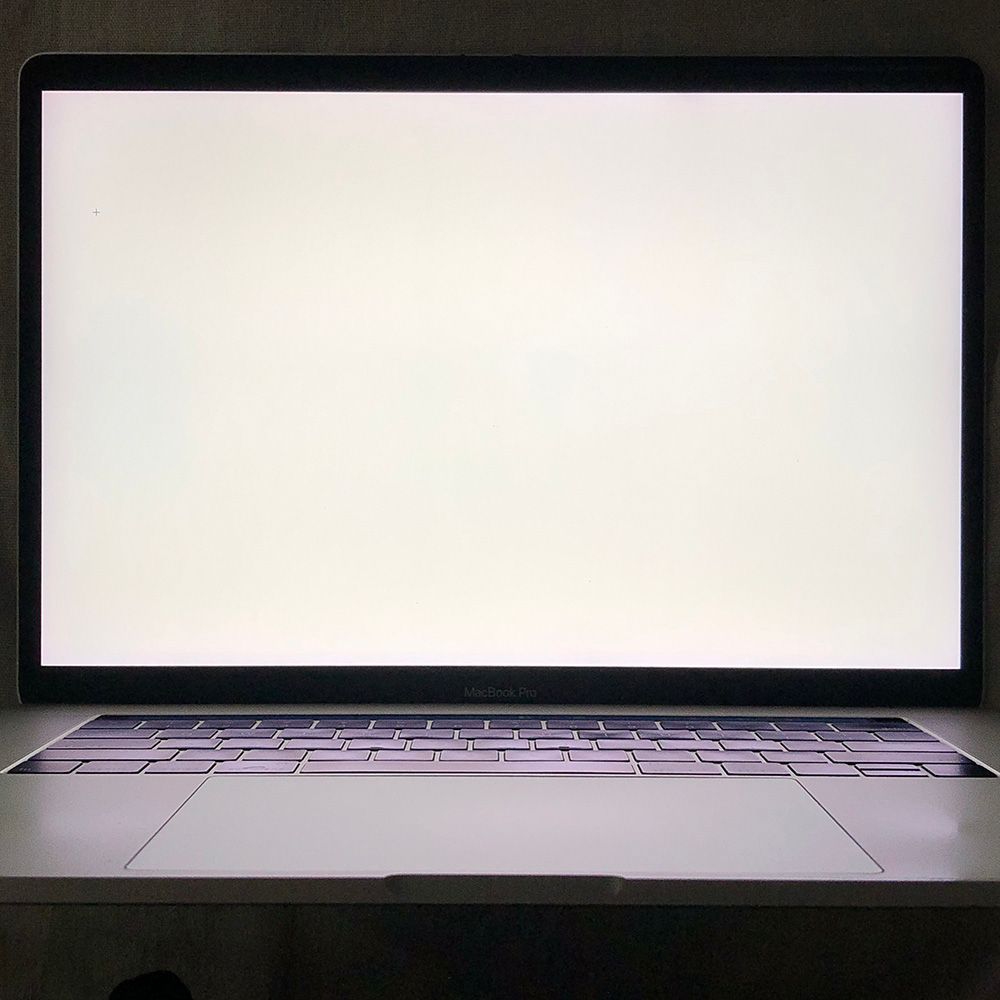 Apple - ◆ジャンク品・本体のみ◆Apple MacBook Pro (15インチ 2018)【Radeon Pro 560X・i7・32GB・512GB】★バッテリー異常 他　A1990 EMC3215/LT-JUNK-250830（329568） ◇ジャンク品・本体のみ◇Apple MacBook Pro (15インチ 2018