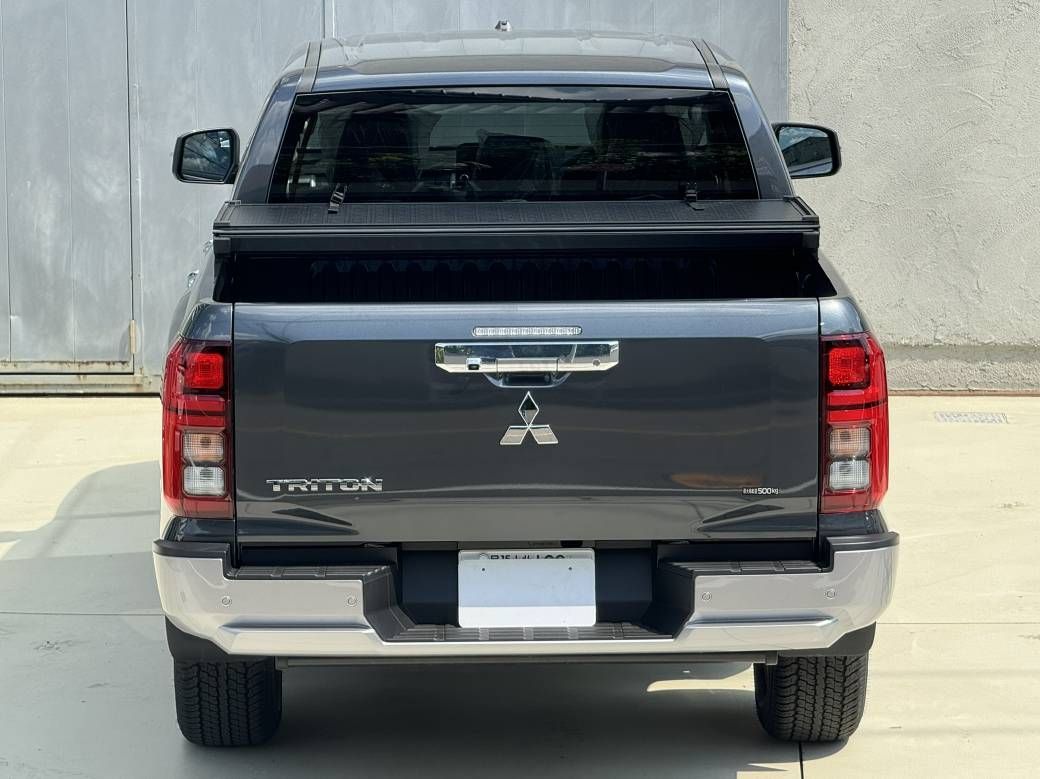 三菱 トライトン