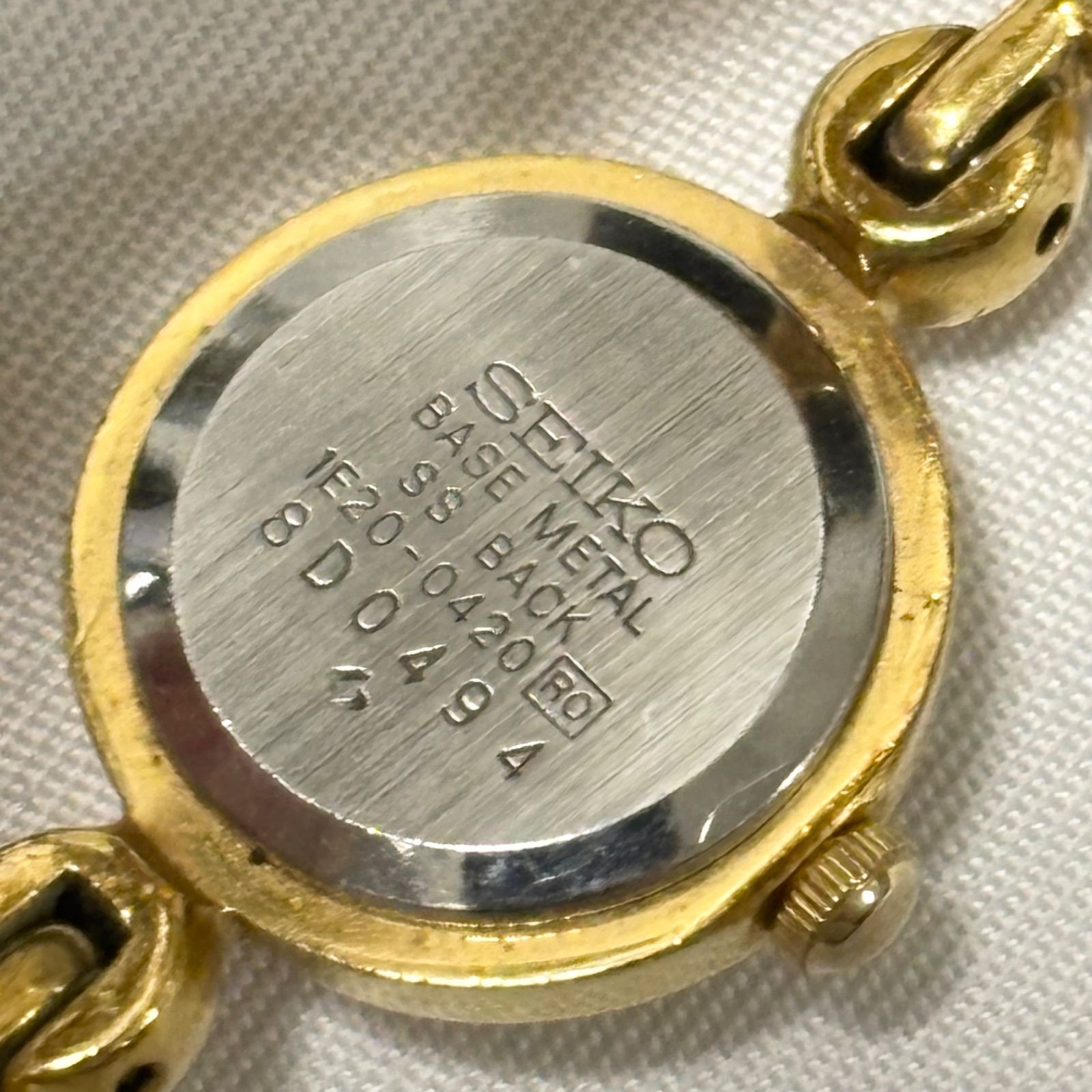 送料無料】SEIKO/セイコー/1E20-0420/クォーツ腕時計/ゴールド/電池