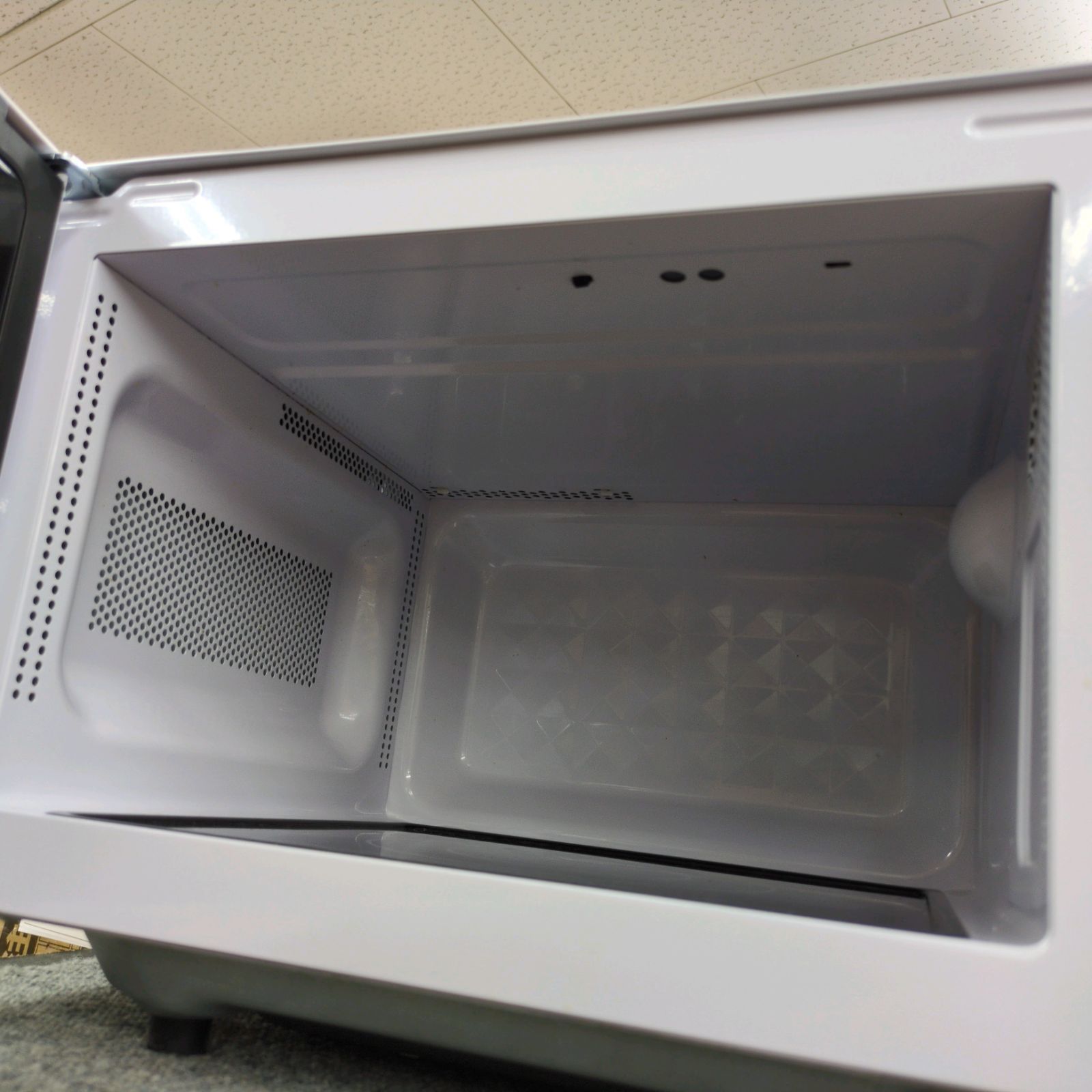 美品 Haier 2022年製 電子レンジ スタイリッシュモデル Hzフリー Haier JM-FH18J-W 電子(単機能)レンジ【18L/50・60Hz/フラット
