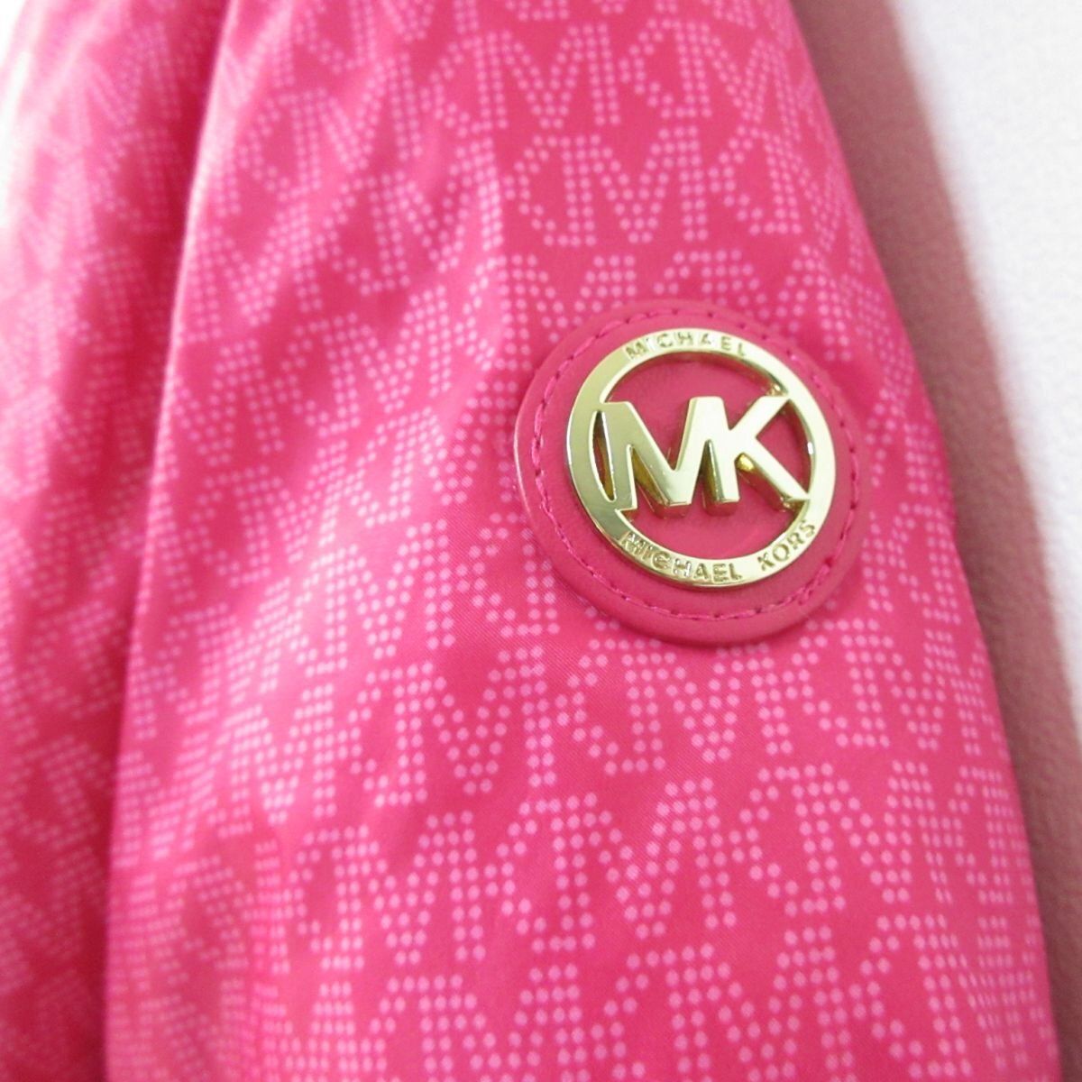 美品 MICHAEL KORS マイケルマイケルコース Cropped Logo Quilted 