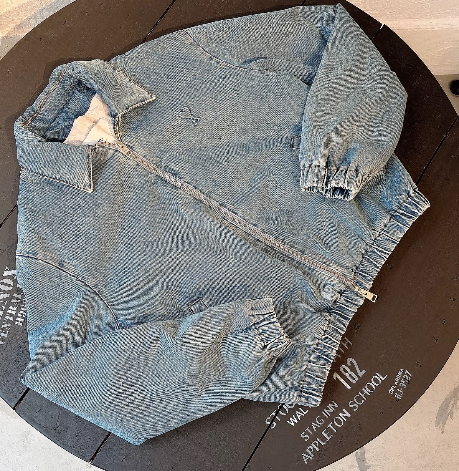 【国内即発】AMI PARIS AMI DE COEUR デニム ジップジャケット 新品】AMI PARIS AMI DE COEUR デニムジップジャケット - メルカリ