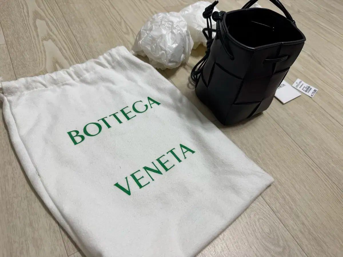 Bottega Veneta ボッテガヴェネタ ミニ バッグ S レベル