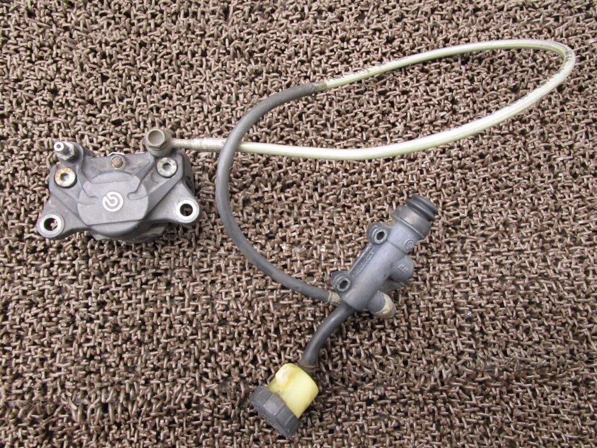 ドカティ ムルティストラーダ BREMBO リアキャリパー △A6523 ZDMA100AA3B ZDM992A2 Multistrada 1000DS FI インジェクション