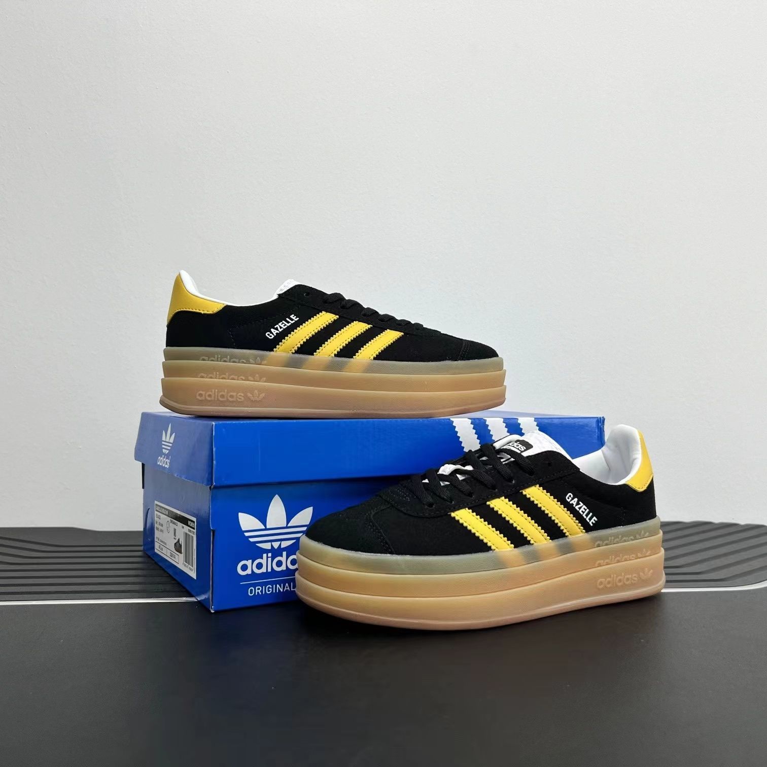 大人気 adidas アディダス Originals Gazelle Bold スニーカー