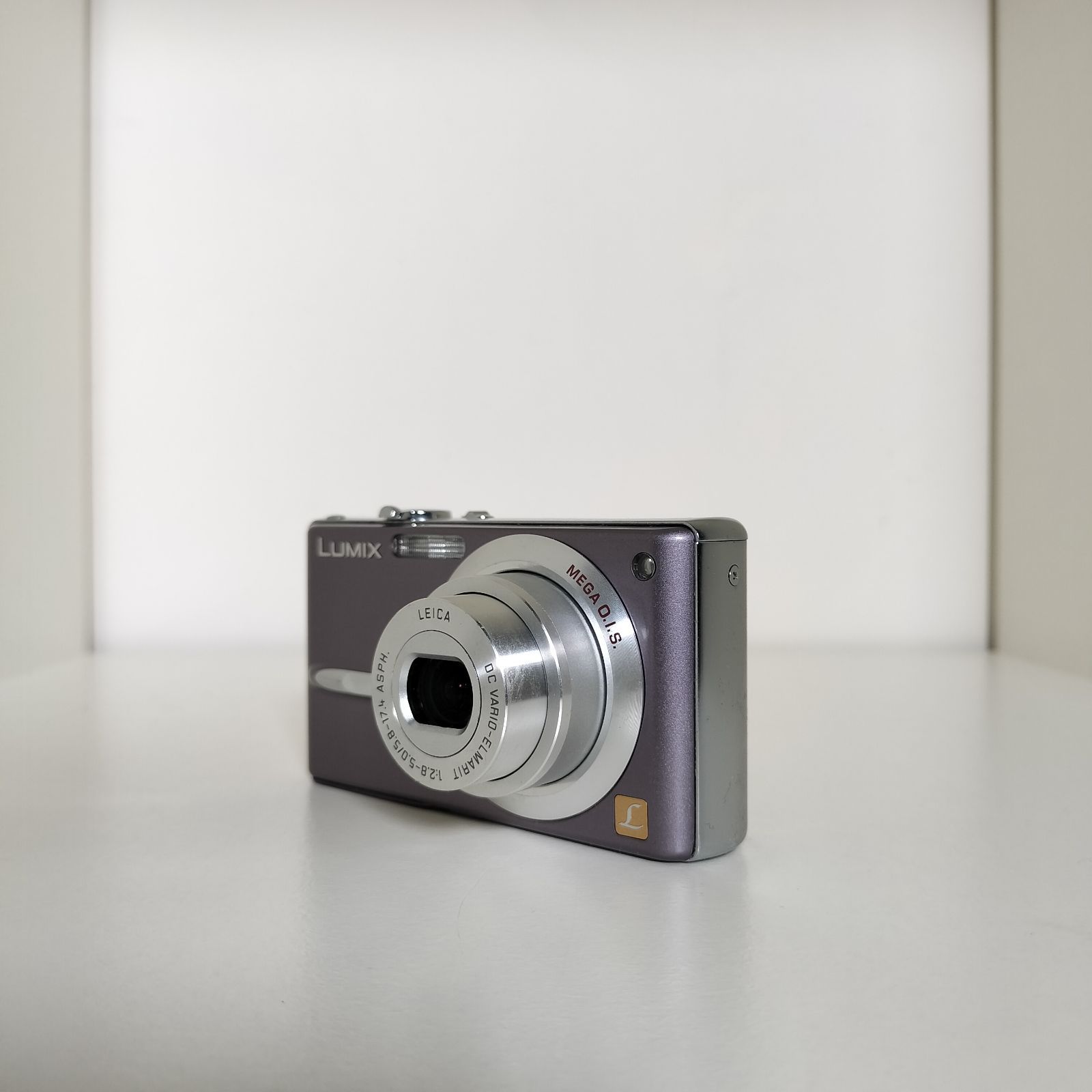 【美品】Panasonic LUMIX DMC-FX9 モーブグレー オールド Panasonic Lumix DMC-FX9 Digital Camera (Silver) DMCFX9S B&H