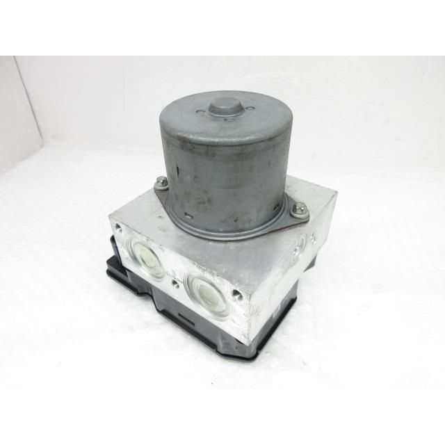 26年 アウディ Q3 8UCCZF 2.0TFSIクワトロ 4WD ABSアクチュエーター 5N0614109BL 180510 4447