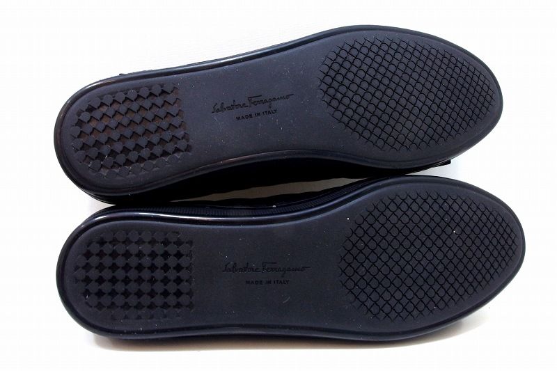Salvatore Ferragamo　パンプス　ヴァラリボン　キルティング Salvatore Ferragamo フェラガモ キルティングリボン ヴァラ