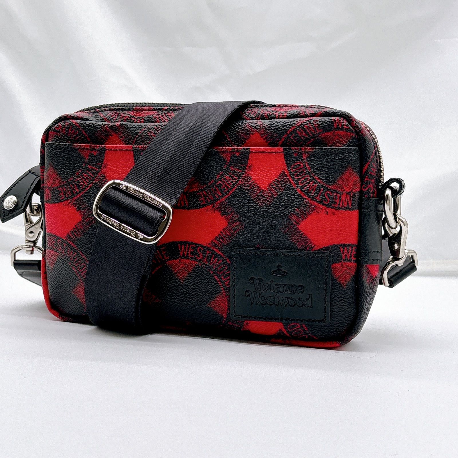 Vivienne Westwood ショルダーバッグ レッド/ブラック Vivienne Westwood ショルダーバッグ レッド/ブラック Vivienne