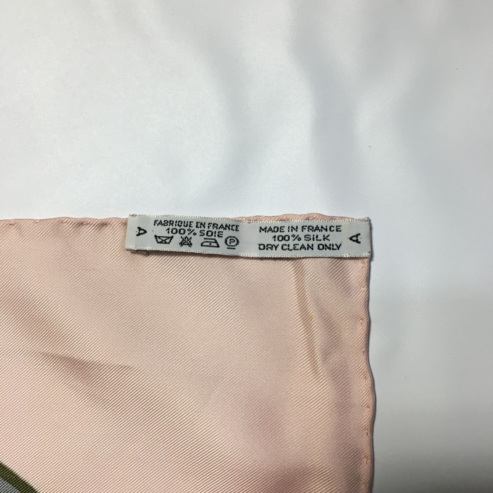 2505-109｜美品｜エルメス カレ 90 スカーフ シルク ライトピンク 2505-109｜美品｜エルメス カレ 90 スカーフ シルク