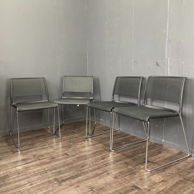 【4脚セット】Wilkhahn Aline スタッキングチェア ブラック ウィルクハーン Wilkhahn Aline エーライン ミーティングチェア