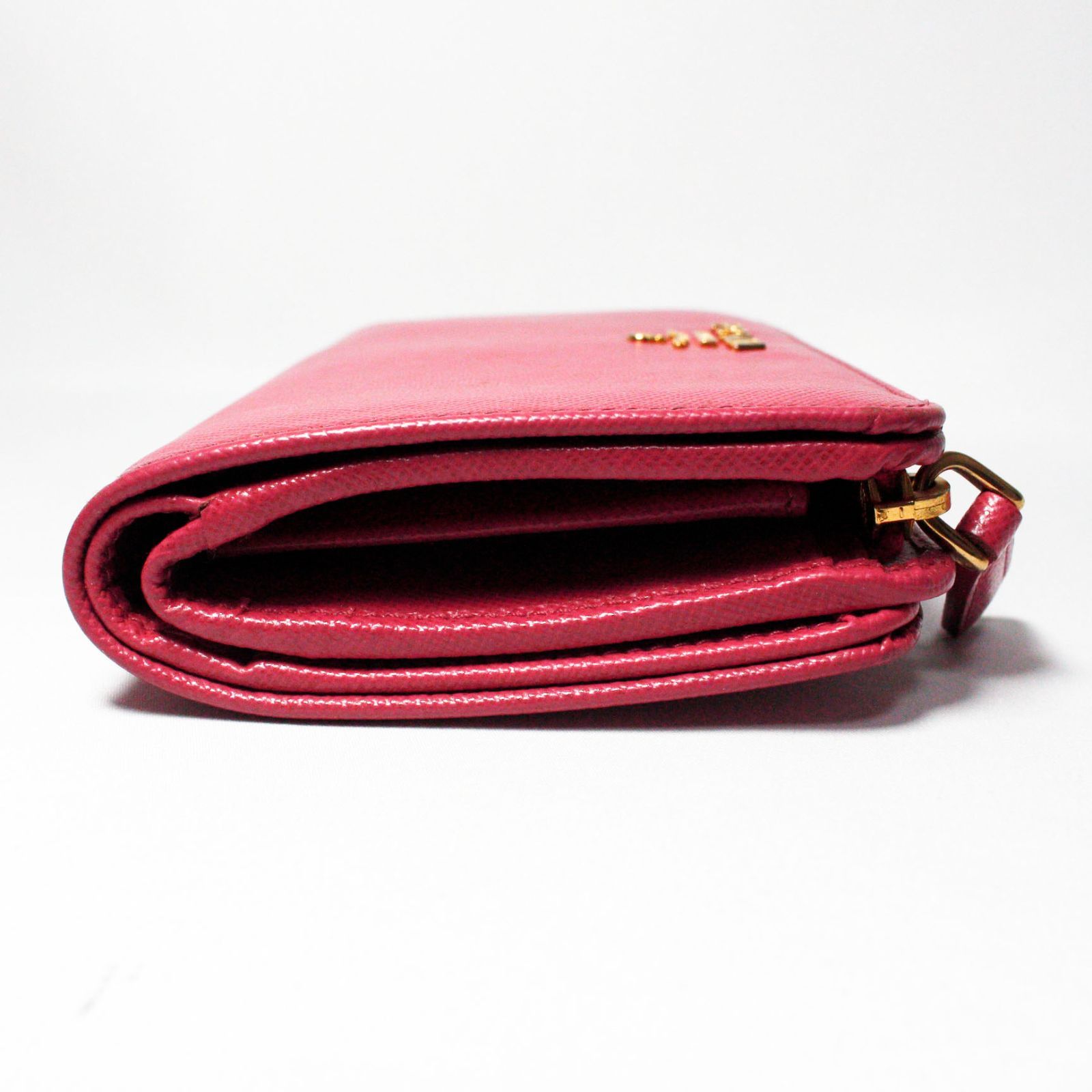 PRADA プラダ 財布 2つ折り財布 サフィアーノ ピンク - メルカリ PRADA プラダ 財布 2つ折り財布 サフィアーノ ピンク - メルカリ