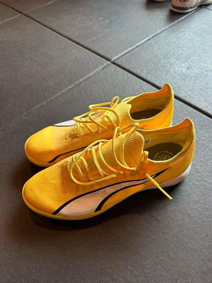 PUMA(プーマ) ウルトラ 285 tf サッカーシューズ イエロー