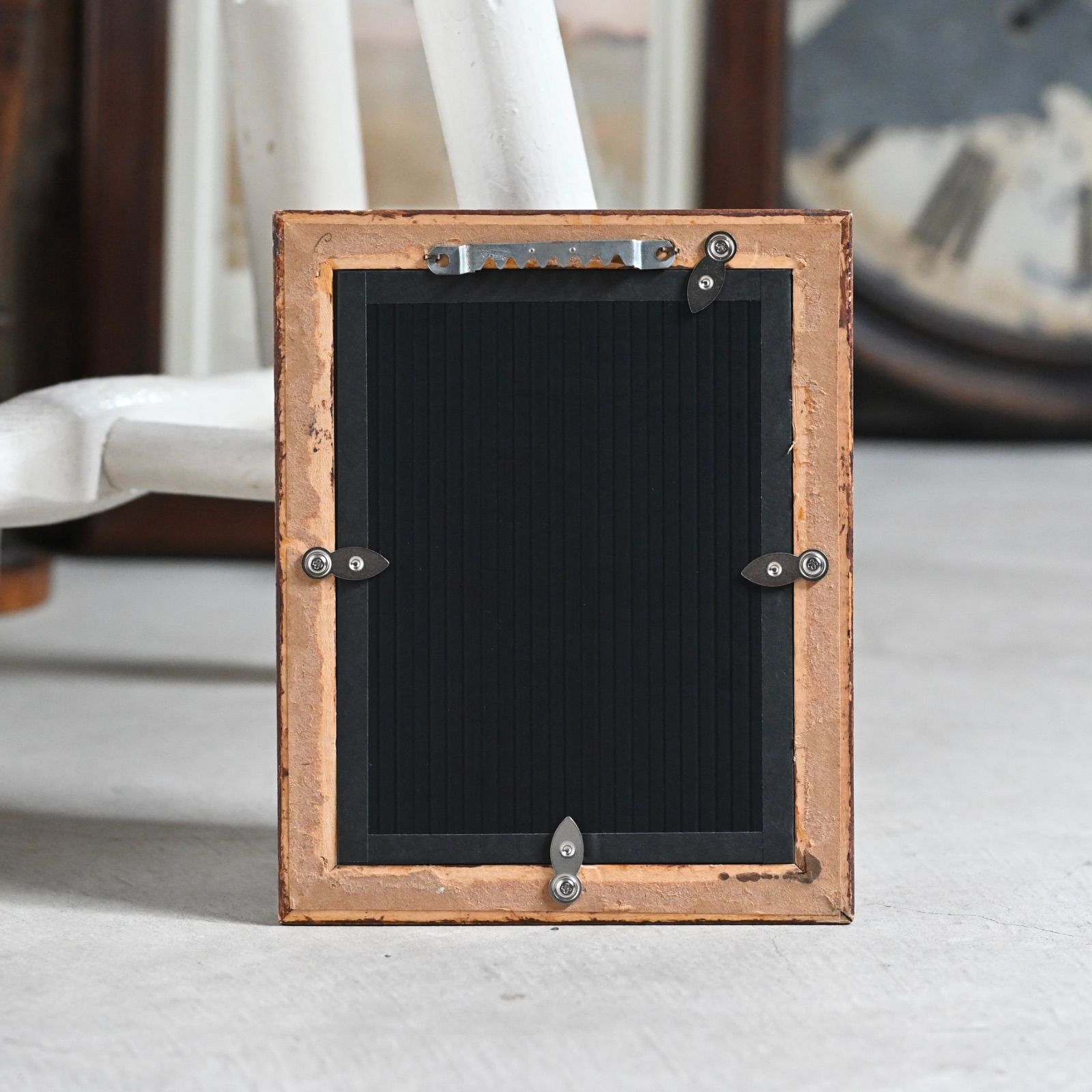 ヴィンテージフレーム「LES HÉLIOTROPES」アンティーク ラベルと古い