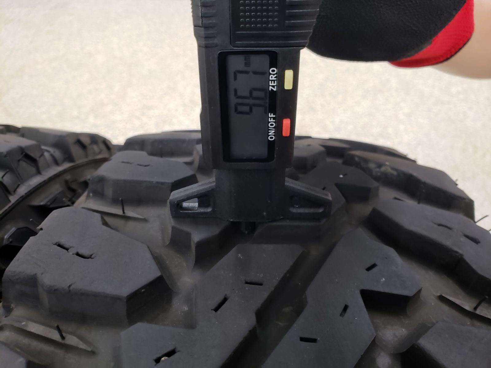 ◎外したて ヨコハマ GEOLANDAR M T G003 LT 225 65R17 107 103Q 8PR 4本 A T R T エクストレイル CX-5 デリカD5 CR-V RAV4 チェロキー