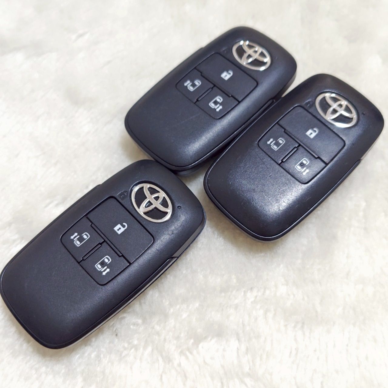 トヨタ 自動ドア付き純正スマートキー T-10トヨタ純正スマートキー両側パワースライドドア中古品4個