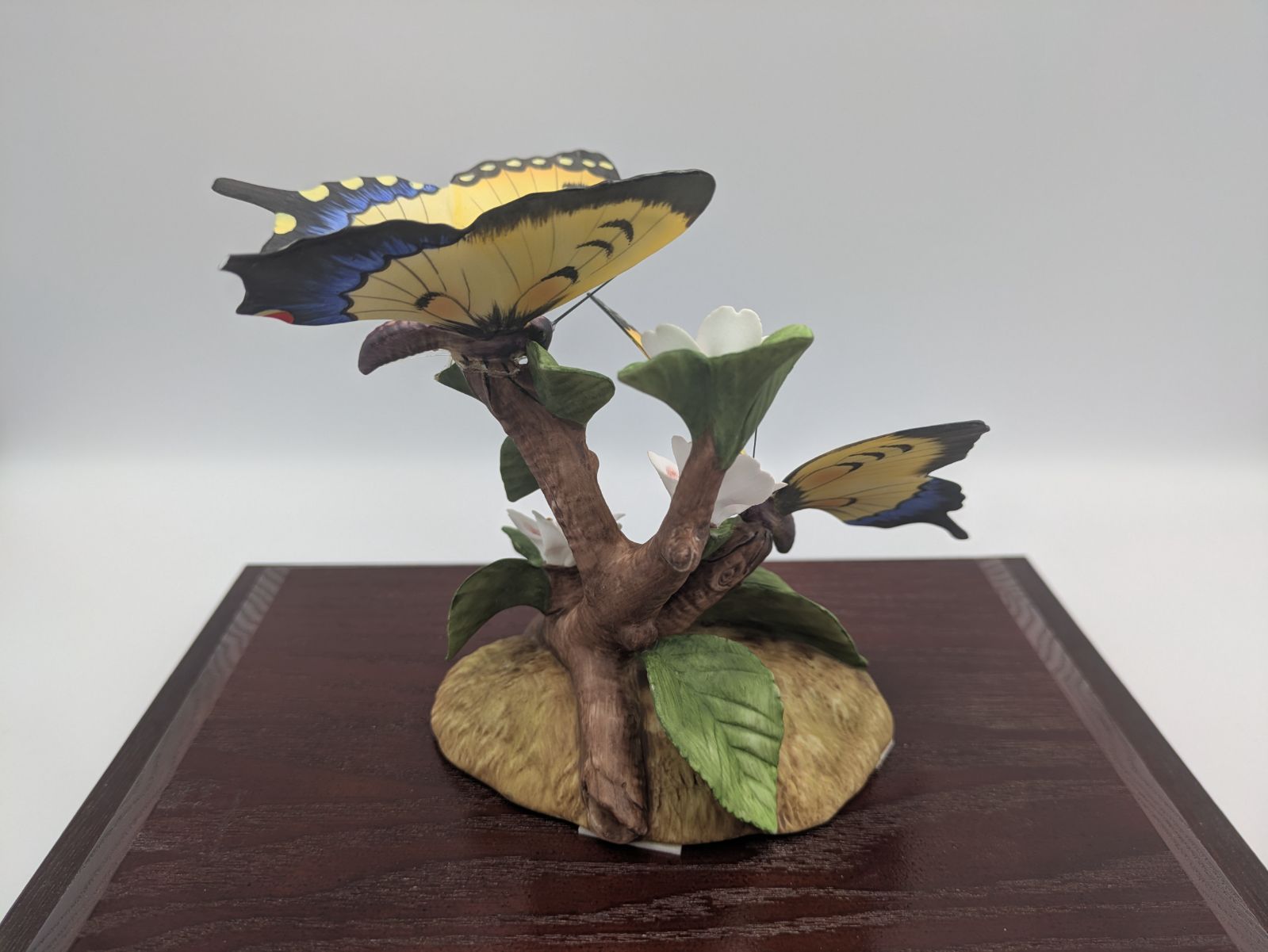 Ceramic Art Collection DAITO製 陶器製 蝶の置物 オブジェ アゲハ蝶