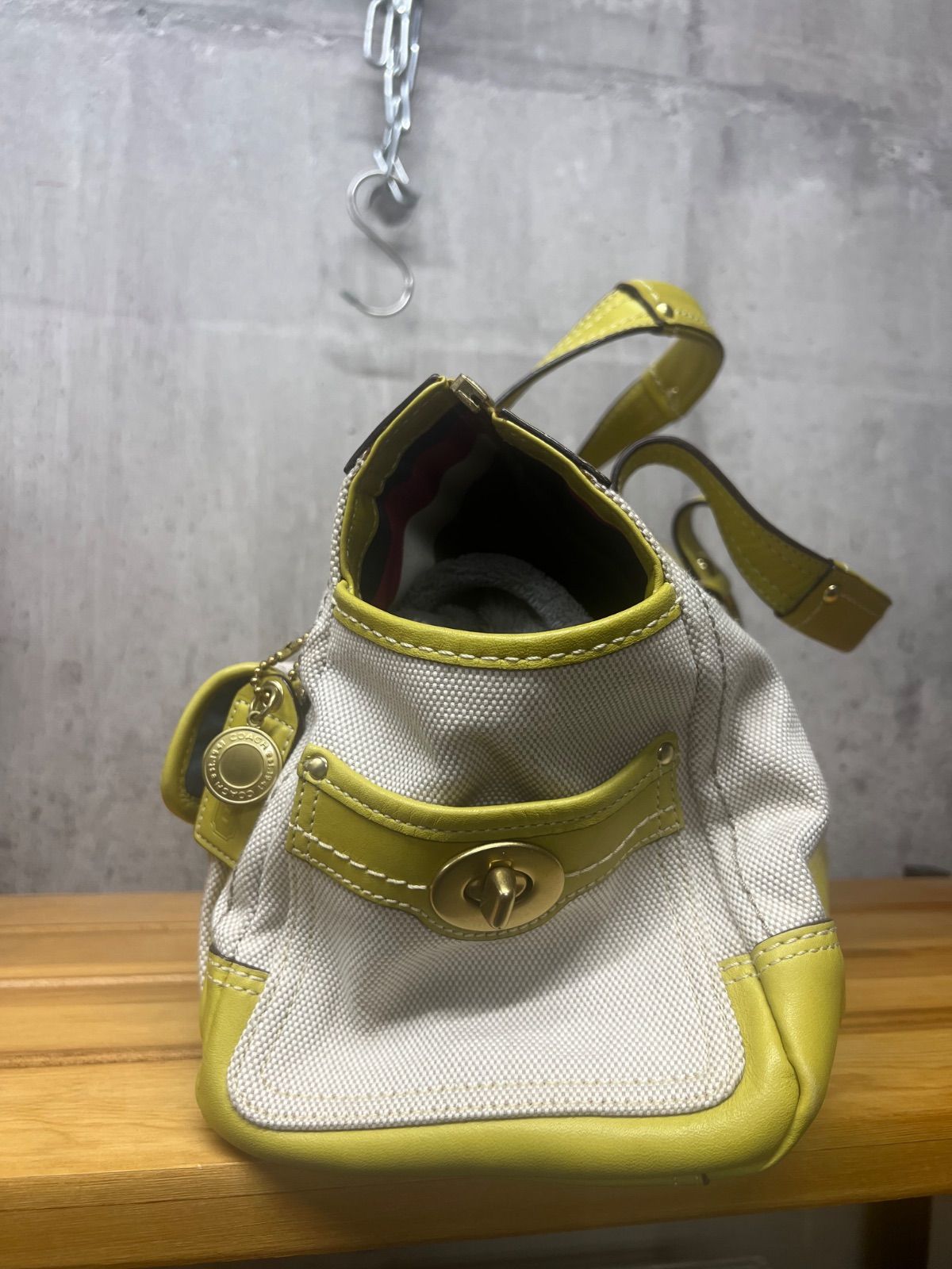 OneMall provides Mercari products: レアカラー COACH 65TH 