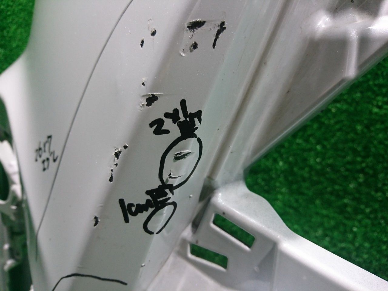 LA650S タントカスタム フロントバンパー パール 47853