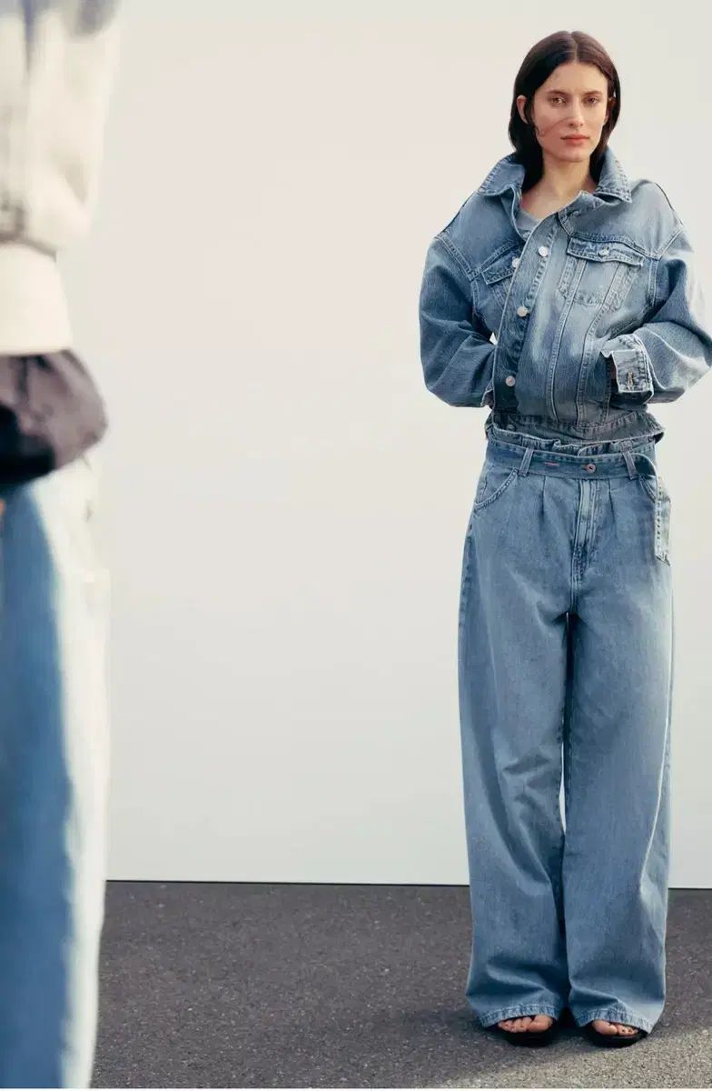 ZARA ザラ　大人気デニム　36 ZARA - ZARA ハイライズ FULL LENGTH ビーズ デニムパンツ 36