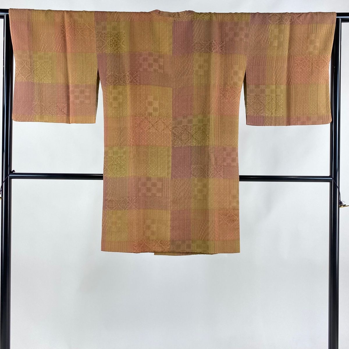道行 身丈97cm 裄丈65.5cm M 和装コート 角衿 地紋 変わり市松 山吹茶色 正絹 名品