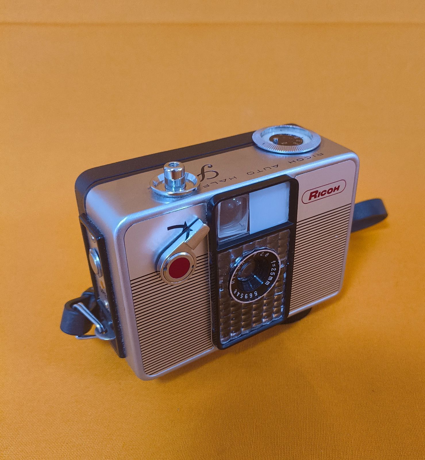Ｒicoh、sー3.旧カメラ Ricoh、sー3.旧カメラ リコーのフィルムカメラ「RICOH S-3」を