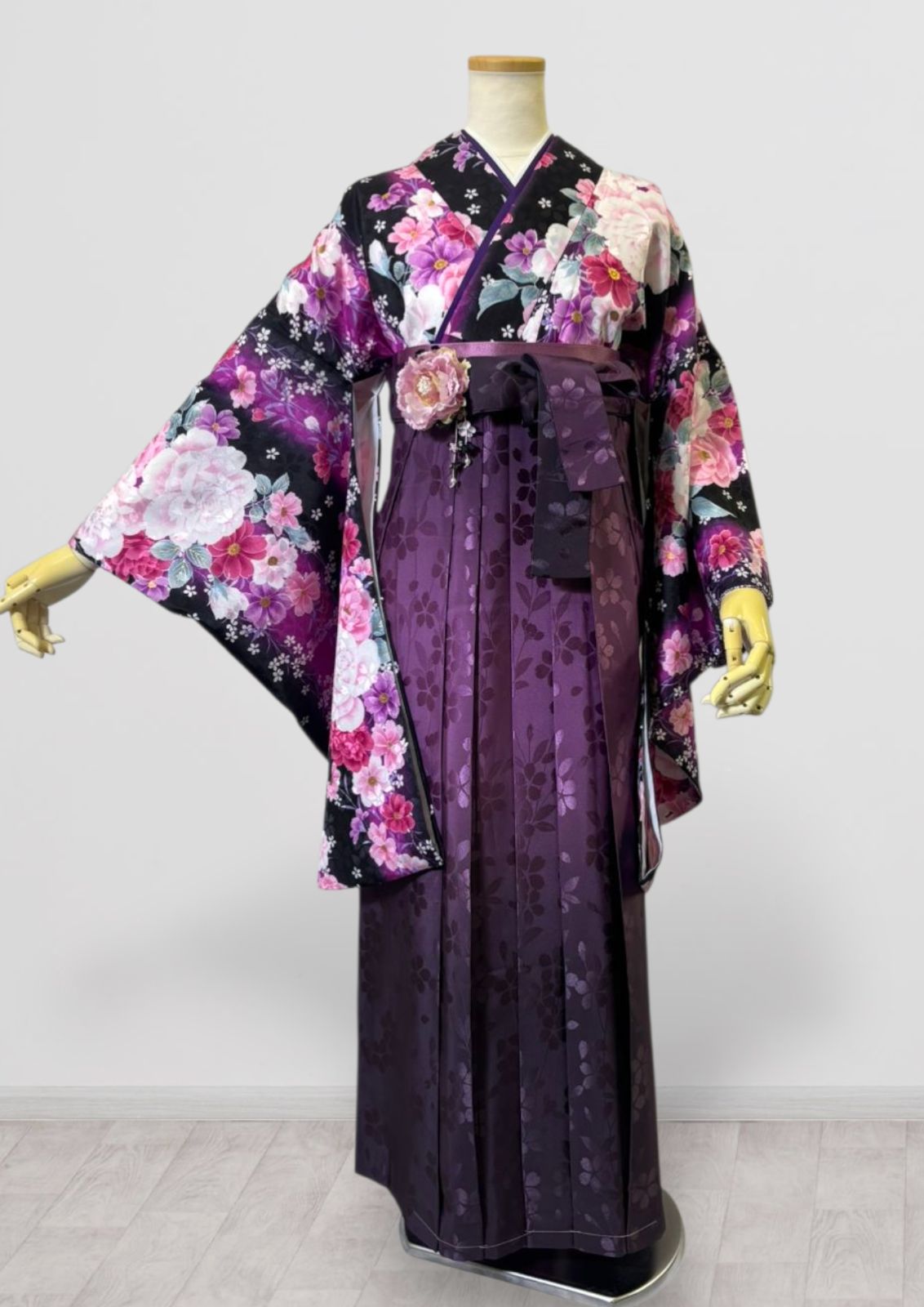 大特価！ 着物 袴 帯 3点セット 卒業式 に レディース袴セット 成人式 卒業式に 華やか和装 黒 紫 大柄 花柄 桜 牡丹 菊 地紋 モダン 95-22